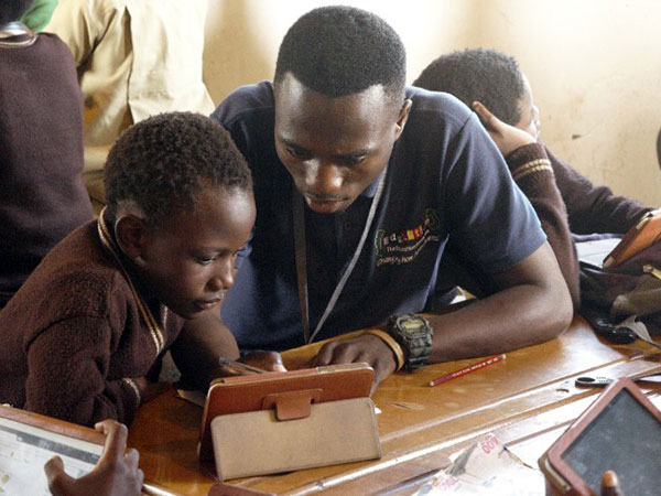 Edulution - Coaches attend to the children in the learning centres