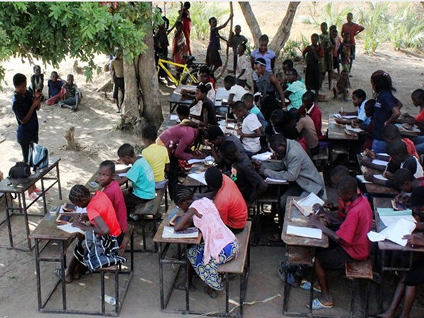 Edulution - Tablets and learning software in a difficult environment