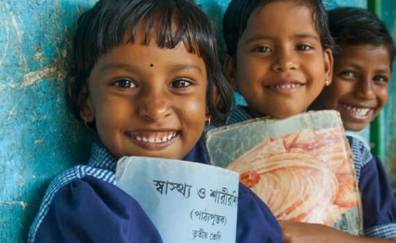 HarvestPlus sorgt mit Unterstützung der Happel Foundation Schweiz täglich für gesunde Mahlzeiten für Schulkinder in Indien.