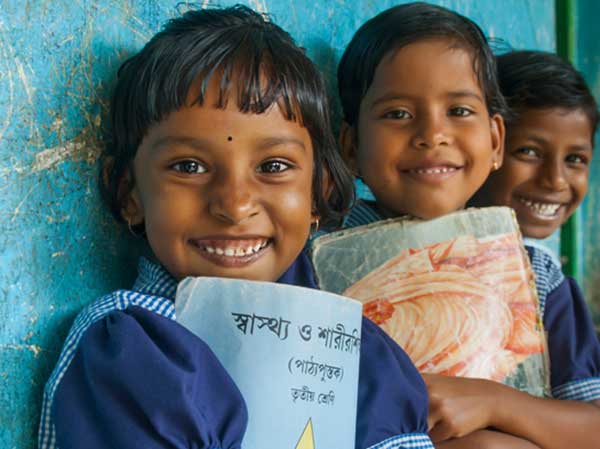 HarvestPlus sorgt mit Unterstützung der Happel Foundation Schweiz täglich für gesunde Mahlzeiten für Schulkinder in Indien.