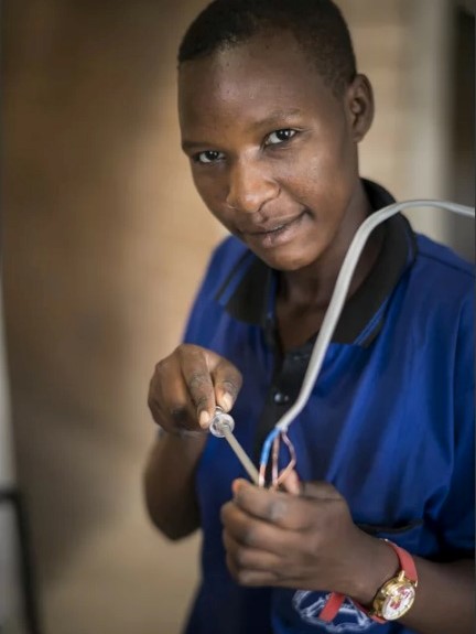 Die praxisorientierte Kurzausbildung im Bereich Elektroinstallation eröffnet neue Chancen auf dem Arbeitsmarkt.