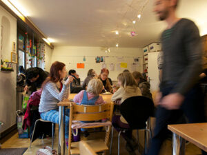 Das Paradiesgässli ist ein freiwilliger Anlaufpunkt für suchtbetroffene Eltern und ihre Kinder.