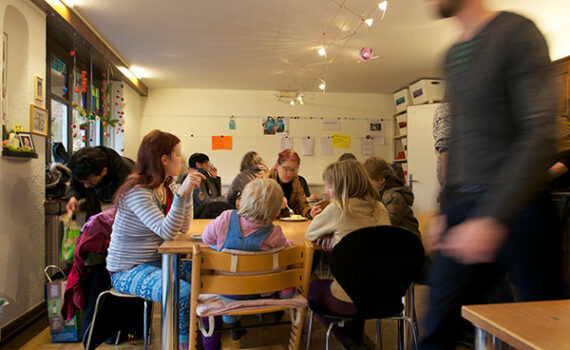 Das Paradiesgässli ist ein freiwilliger Anlaufpunkt für suchtbetroffene Eltern und ihre Kinder.