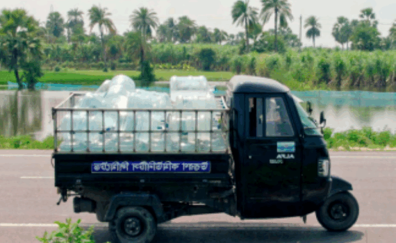 Mobile Wasserkioske versorgen Menschen mit sauberem Trinkwasser